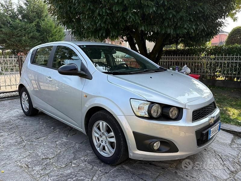Usata Chevrolet Aveo LT 75 CV (55 kW) 2012 Grigio Utilitaria