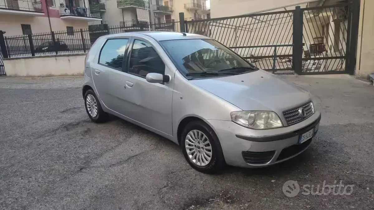 Usata Fiat Punto 69 CV (50 kW) 2008 Grigio Utilitaria