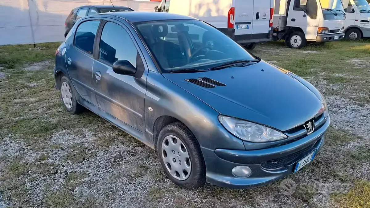 Usata Peugeot 206 75 CV (55 kW) 2007 Grigio Berlina