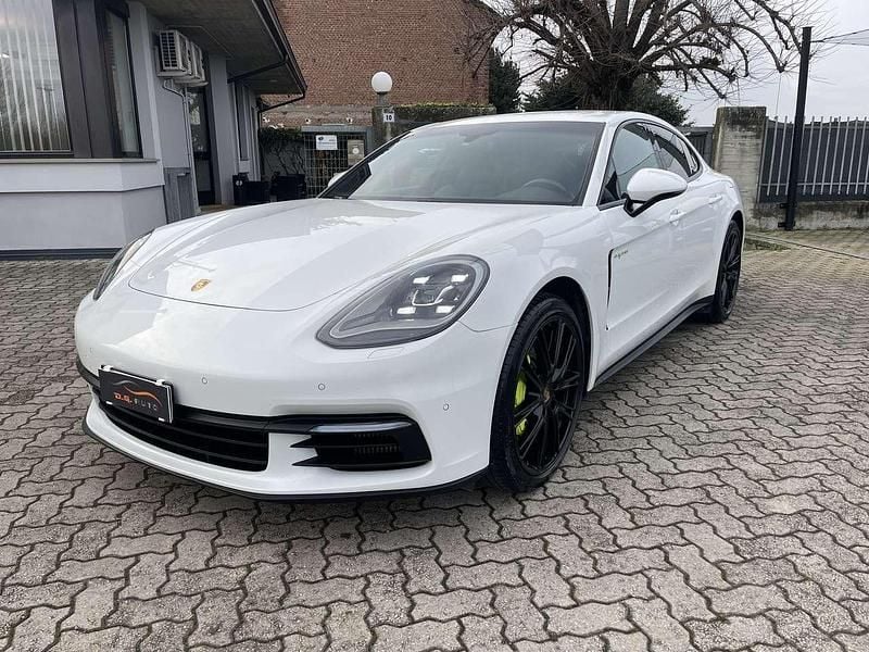 Usata Porsche Panamera 330 CV (242 kW) 2019 Bianco Berlina