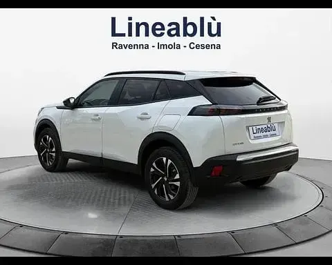 Usata Peugeot 2008 Allure 102 CV (75 kW) 2023 Bianco SUV