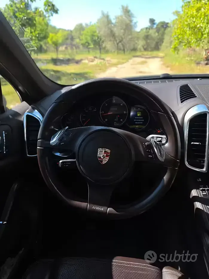 Usata Porsche Cayenne 245 CV (180 kW) 2012 Grigio SUV