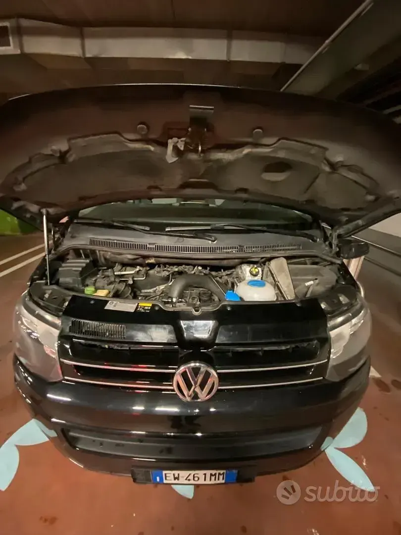 Usata VW Multivan Startline 140 CV (102 kW) 2014 Nero Monovolume
