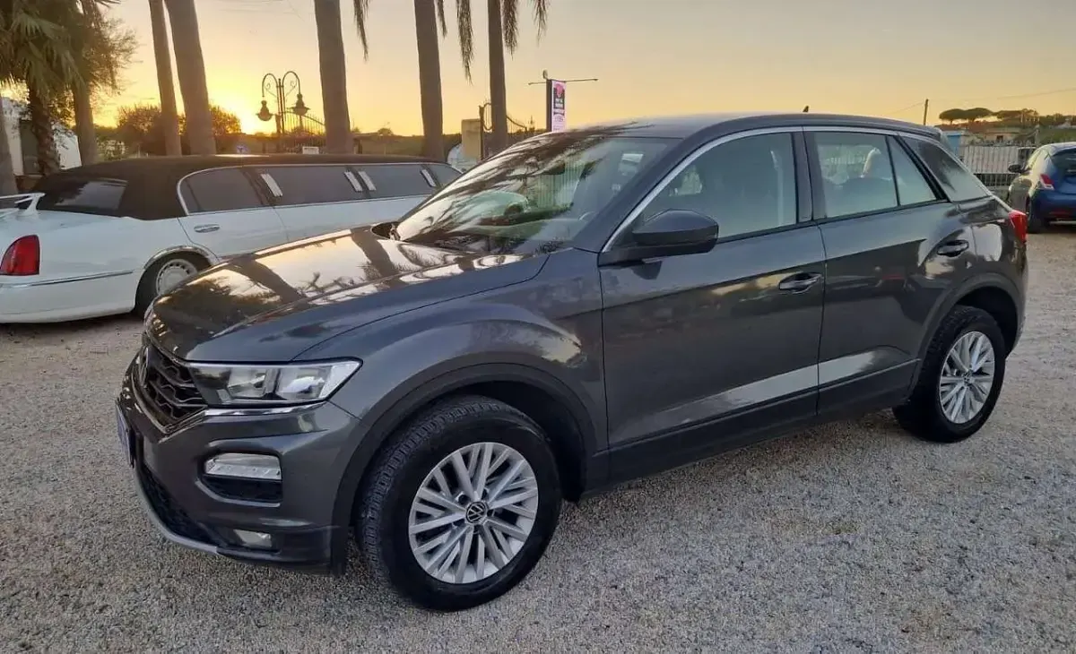 Usata VW T-Roc Business 150 CV (110 kW) 2021 Grigio SUV