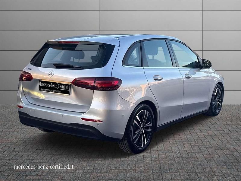 Usata Mercedes B180 Advanced 116 CV (85 kW) 2024 Argento Monovolume