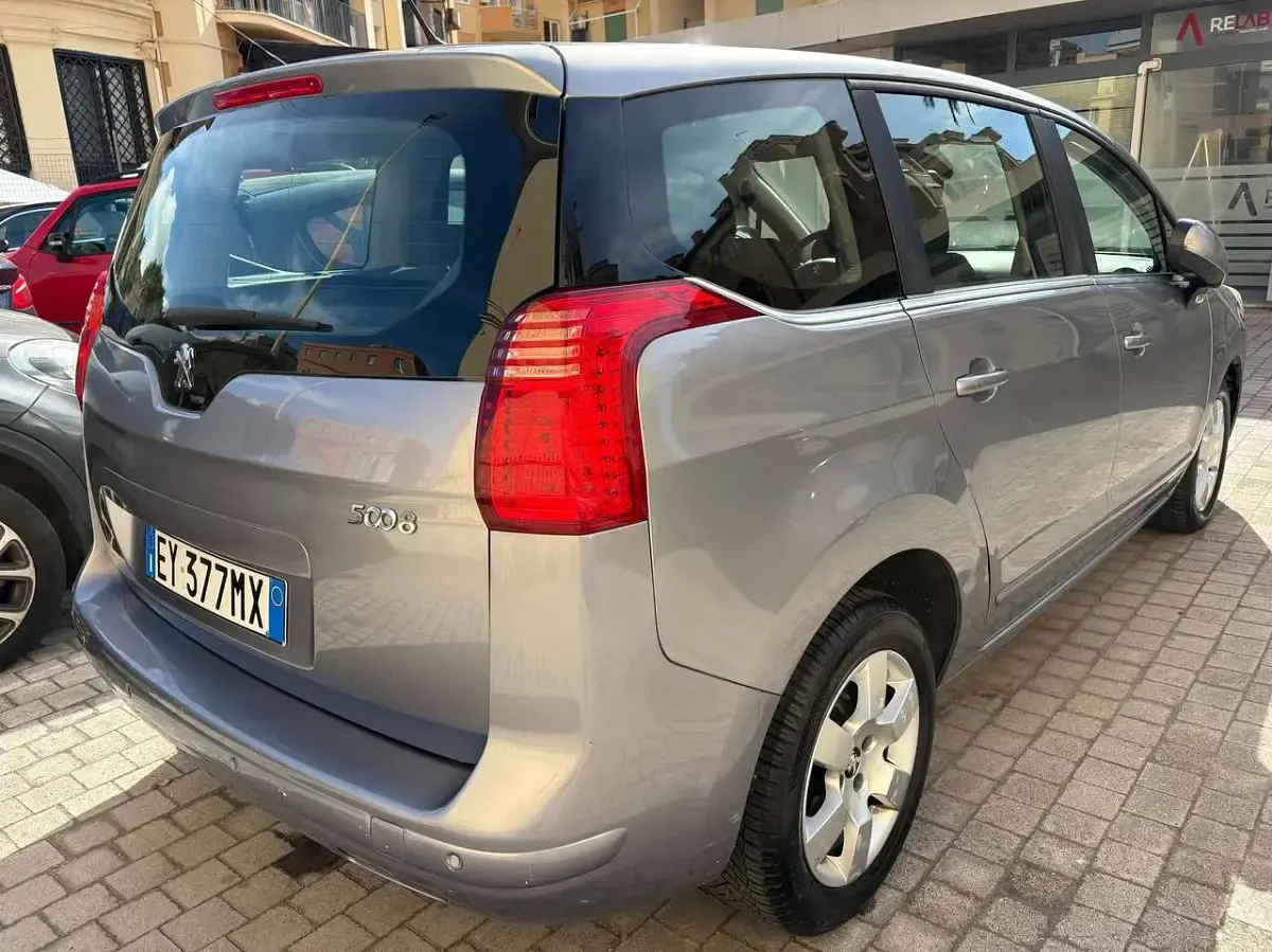 Usata Peugeot 5008 Active 114 CV (83 kW) 2015 Grigio Monovolume