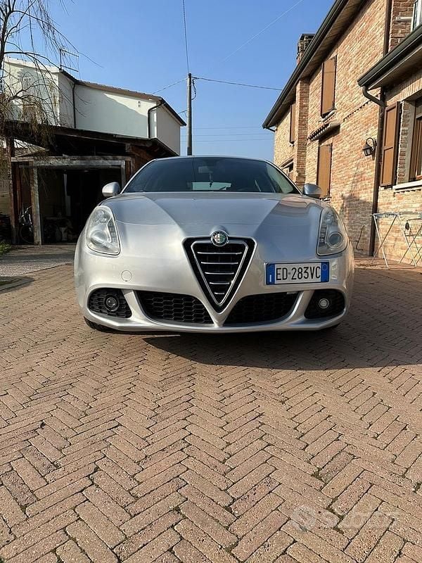 Usata Alfa Romeo Giulietta 120 CV (88 kW) 2011 Grigio Utilitaria