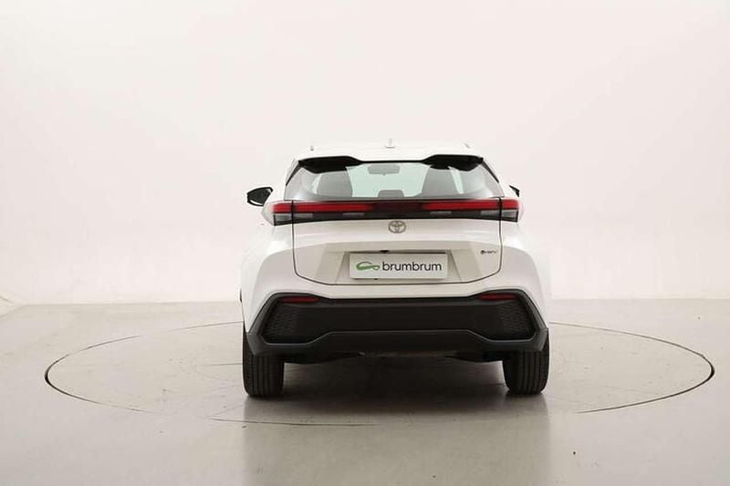 Usata Toyota C-HR Active 140 CV (102 kW) 2024 Bianco SUV