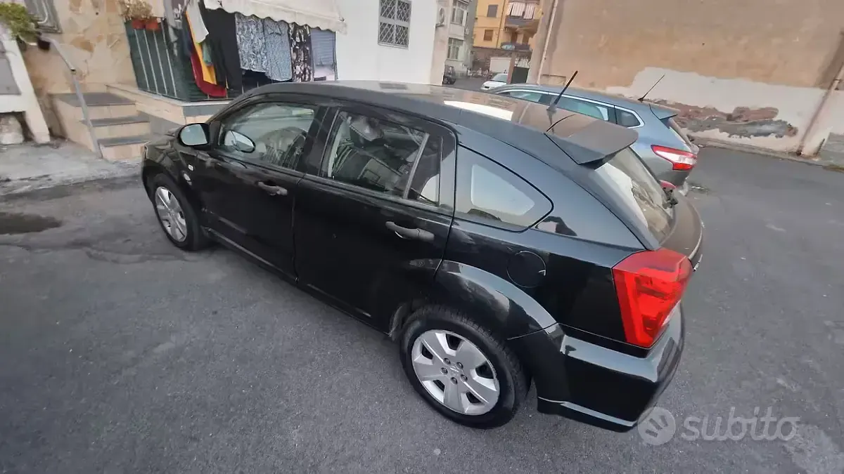 Usata Dodge Caliber 140 CV (102 kW) 2010 Nero Utilitaria