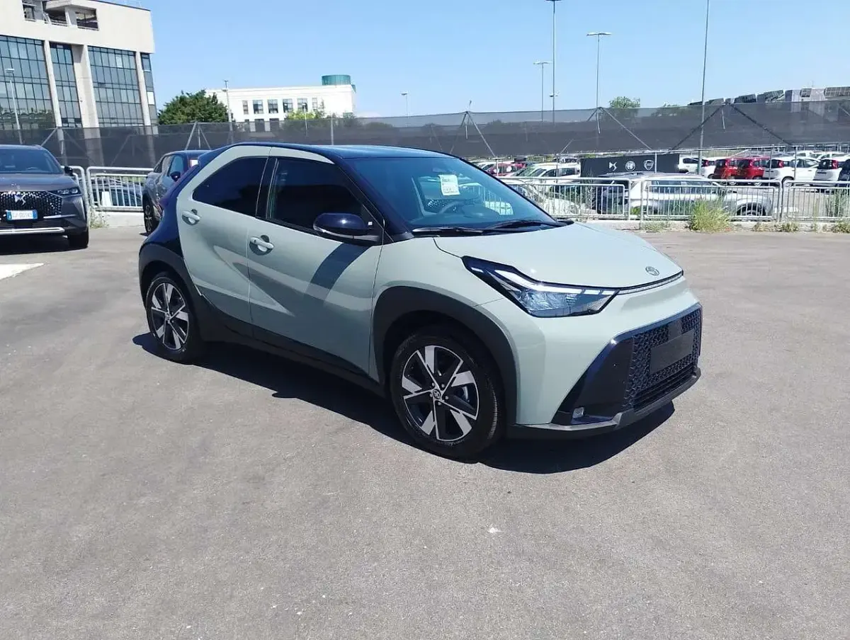 Nuova Toyota Aygo X 92 CV (67 kW) 2026 Nero SUV