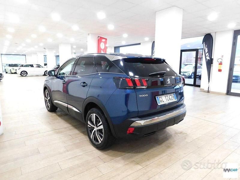 Usata Peugeot 3008 Allure 131 CV (96 kW) 2022 Blu SUV