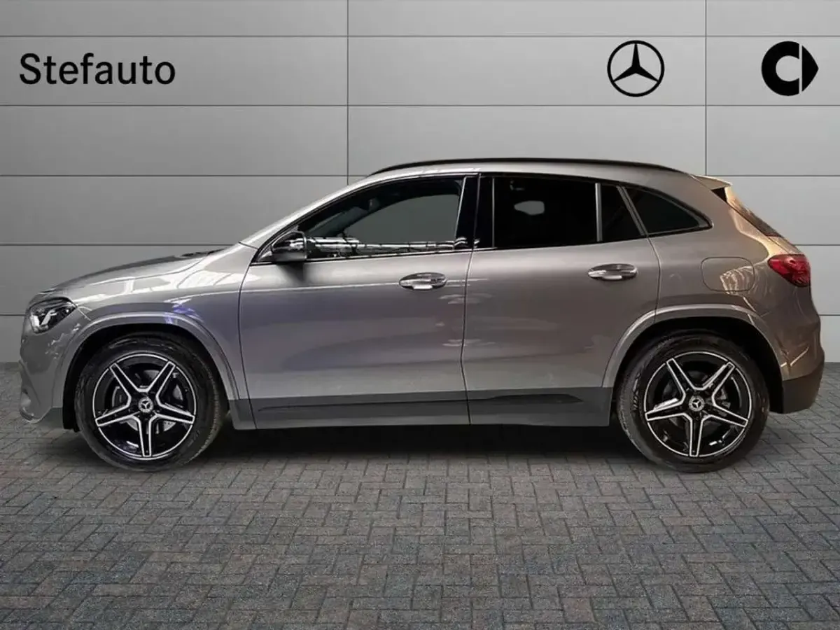 Nuova Mercedes GLA200 Advanced Plus 150 CV (110 kW) 2026 Grigio montagna SUV