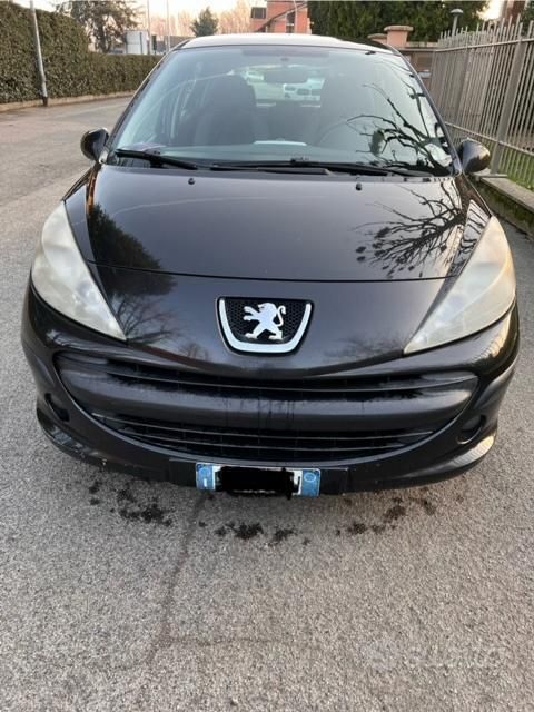 Usata Peugeot 207 68 CV (50 kW) 2008 Nero Berlina