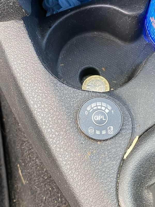 Usata Dacia Logan MCV Ambiance 102 CV (75 kW) 2015 Station wagon