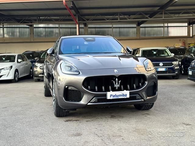 Usata Maserati Grecale 331 CV (243 kW) 2022 Grigio scuro metallizzato SUV