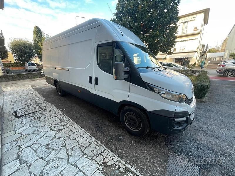 Usata Iveco Daily 145 CV (106 kW) 2015 Bianco