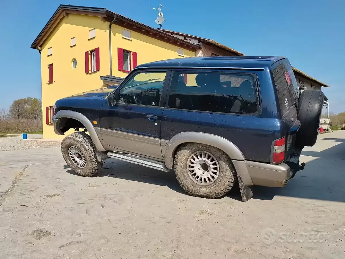 Usata Nissan Patrol 158 CV (116 kW) 2000 Blu SUV