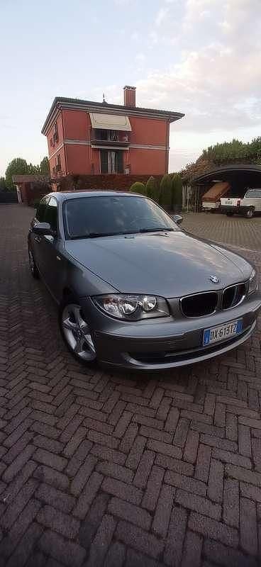 Usata BMW 118 143 CV (105 kW) 2010 Utilitaria