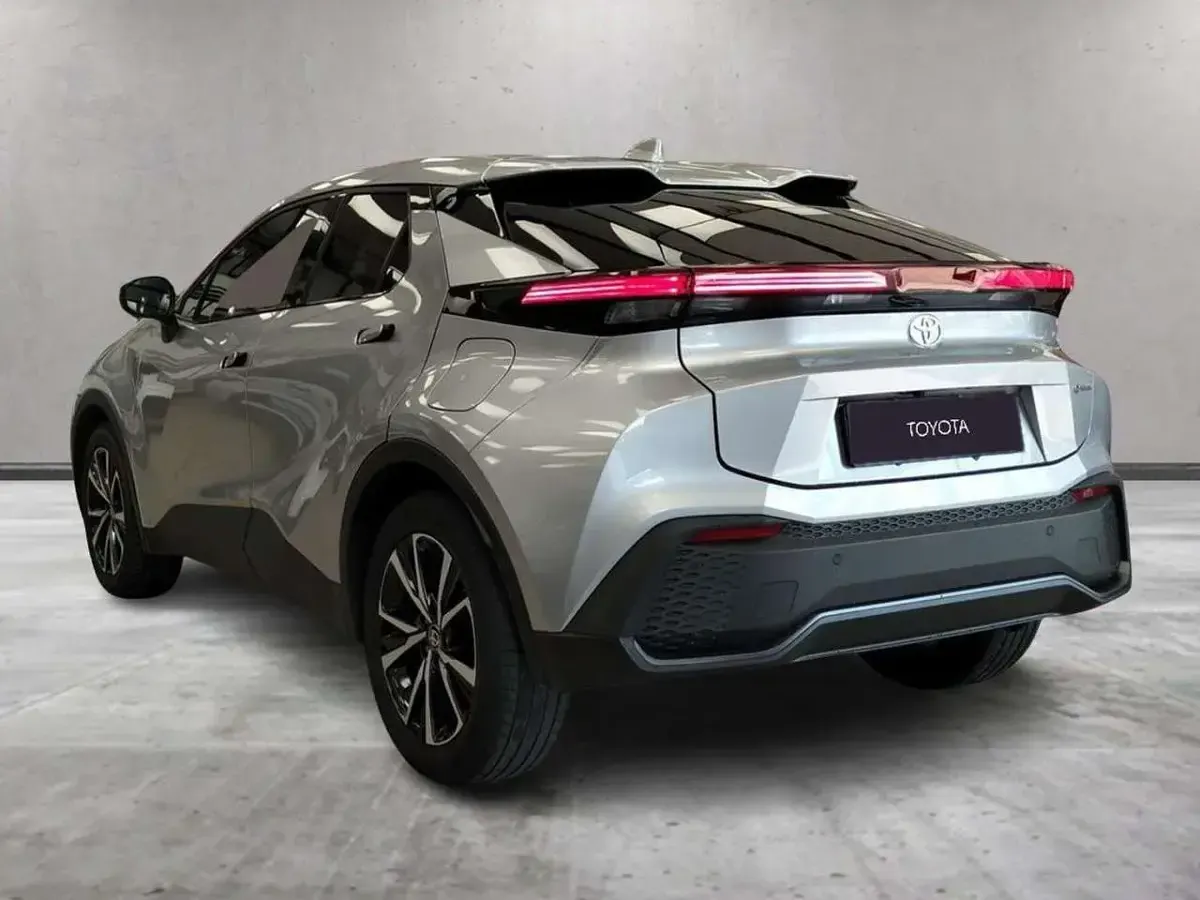 Usata Toyota C-HR Trend 223 CV (164 kW) 2025 Argento SUV