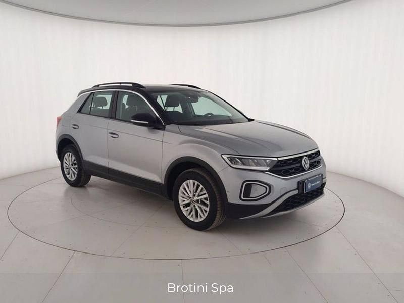 Usata VW T-Roc Life 116 CV (85 kW) 2025 Grigio metallizzato SUV