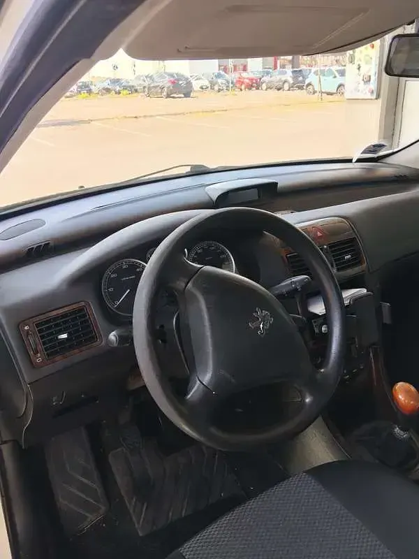 Usata Peugeot 307 S 68 CV (50 kW) 2004 Bianco Berlina