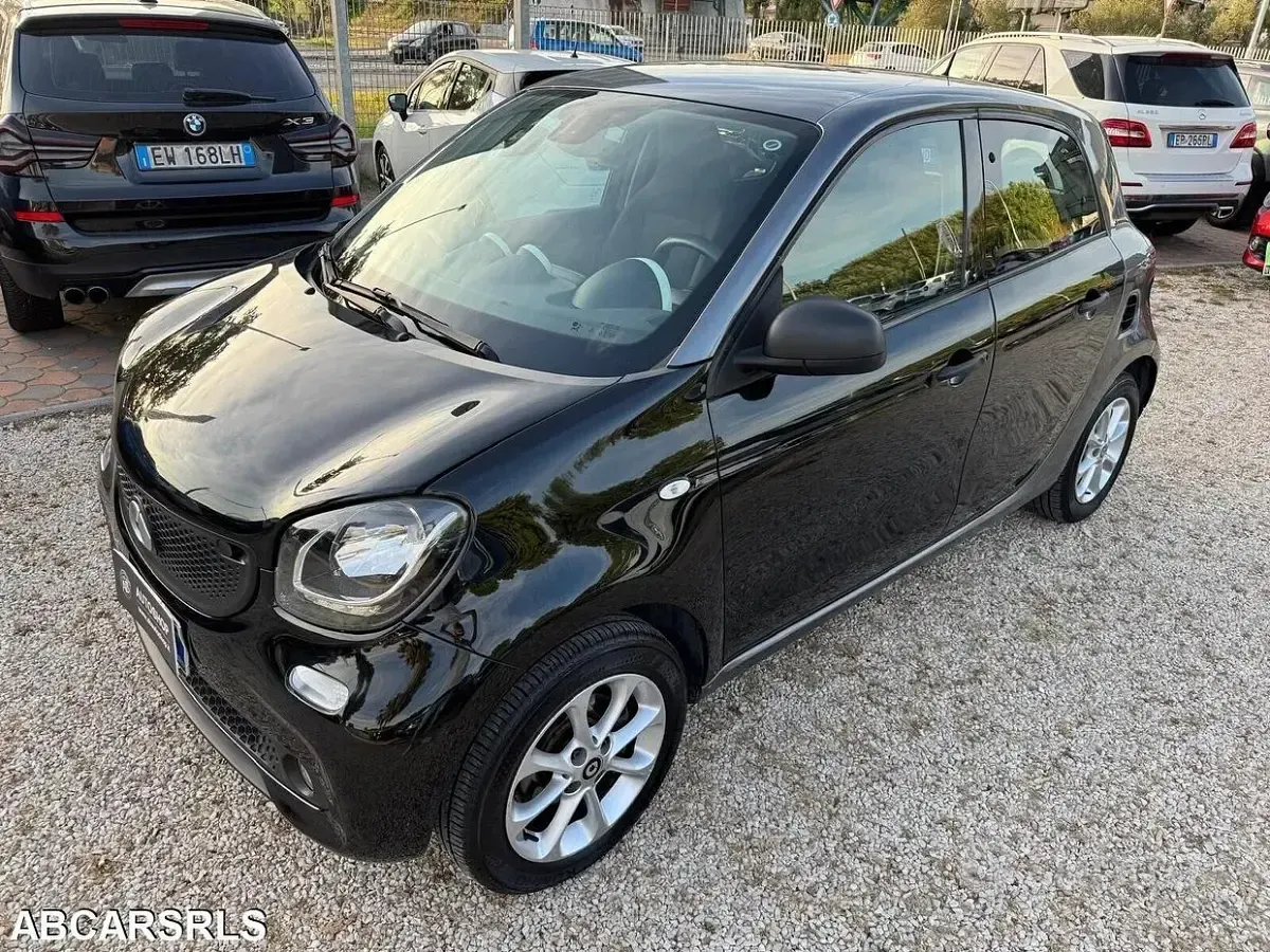 Usata Smart ForFour 71 CV (52 kW) 2017 Nero Utilitaria