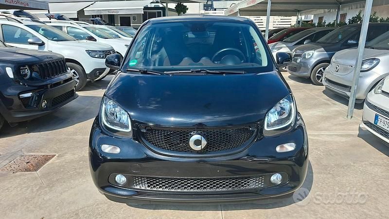 Usata Smart ForFour 90 CV (66 kW) 2018 Nero Utilitaria