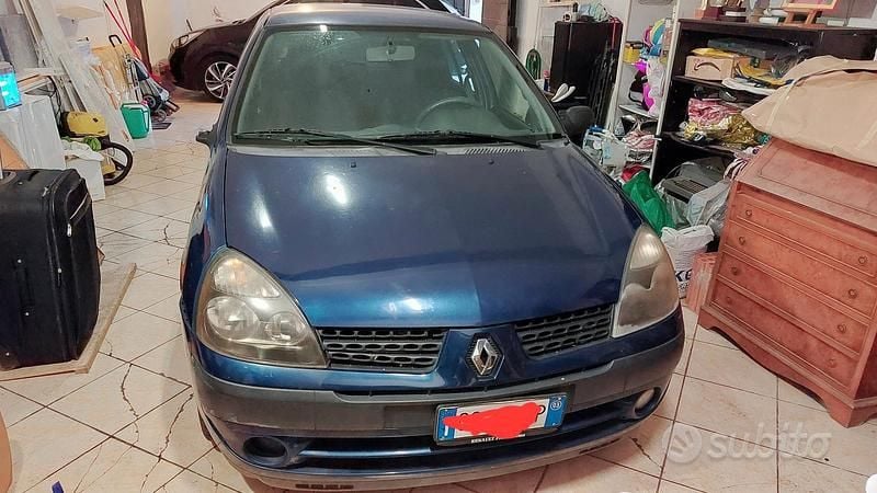 Blu Usata 2003 Renault Clio II Tre volumi | 1500 € (Ottimo prezzo) - Immagine 1/4