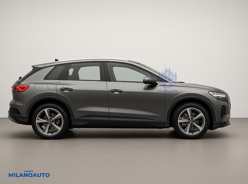 Käytetty Audi Q4 e-tron Comfort 194 kW (265 HP) 2022 Harmaa Katumaasturi