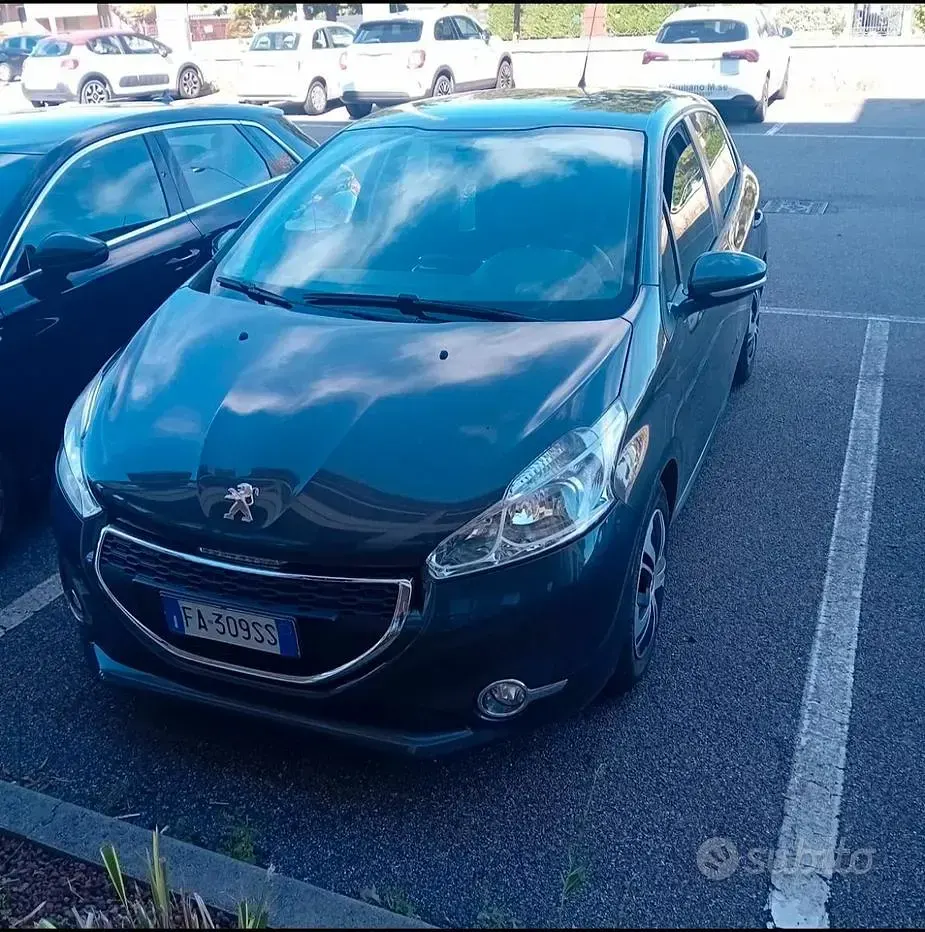Usata Peugeot 208 95 CV (69 kW) 2015 Utilitaria