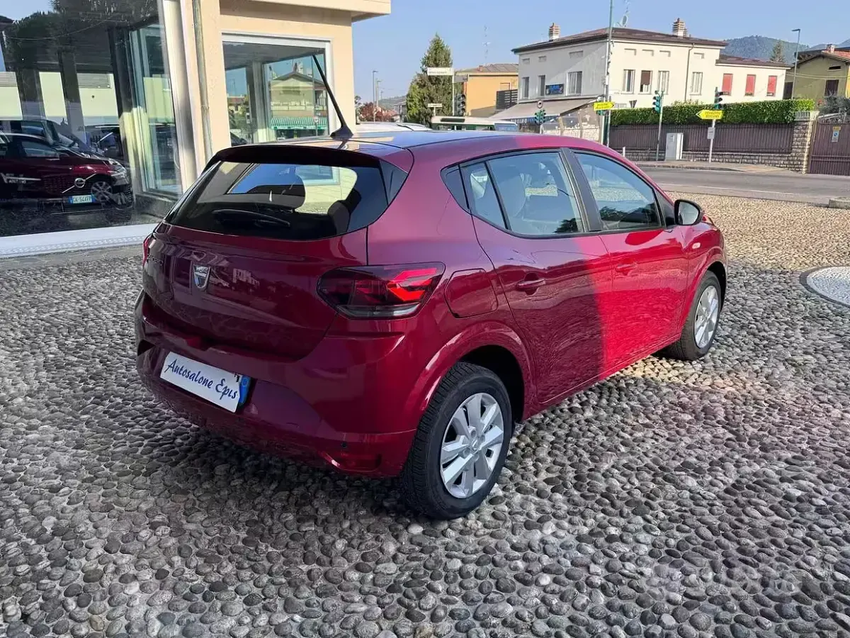 Usata Dacia Sandero Comfort 101 CV (74 kW) 2021 Rosso Berlina