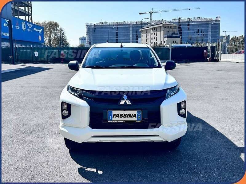Usata Mitsubishi L200 Invite 150 CV (110 kW) 2022 Bianco Pick-up