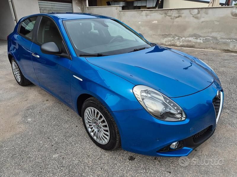 Usata Alfa Romeo Giulietta Business 120 CV (88 kW) 2018 Blu Utilitaria