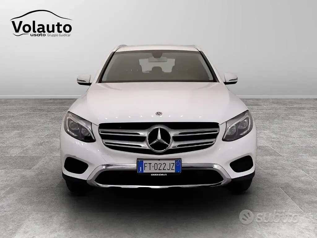 Käytetty Mercedes GLC220 AMG 170 HP (125 kW) 2018 Valkoinen Katumaasturi