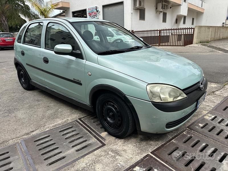Usata Opel Corsa 75 CV (55 kW) 2002 Blu Utilitaria