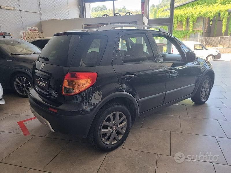 Usata Fiat Sedici Emotion 120 CV (88 kW) 2012 Nero SUV