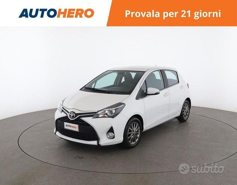 Bianco Usata 2016 Toyota Yaris Active Tre volumi | 10.599 € (Buon prezzo) - Immagine 1/2