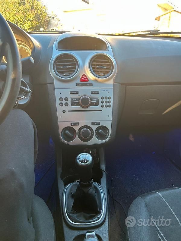 Usata Opel Corsa 80 CV (58 kW) 2009 Bianco Berlina