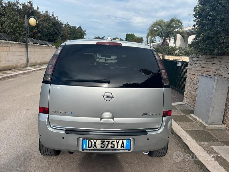 Usata Opel Meriva 101 CV (74 kW) 2009 Grigio Monovolume