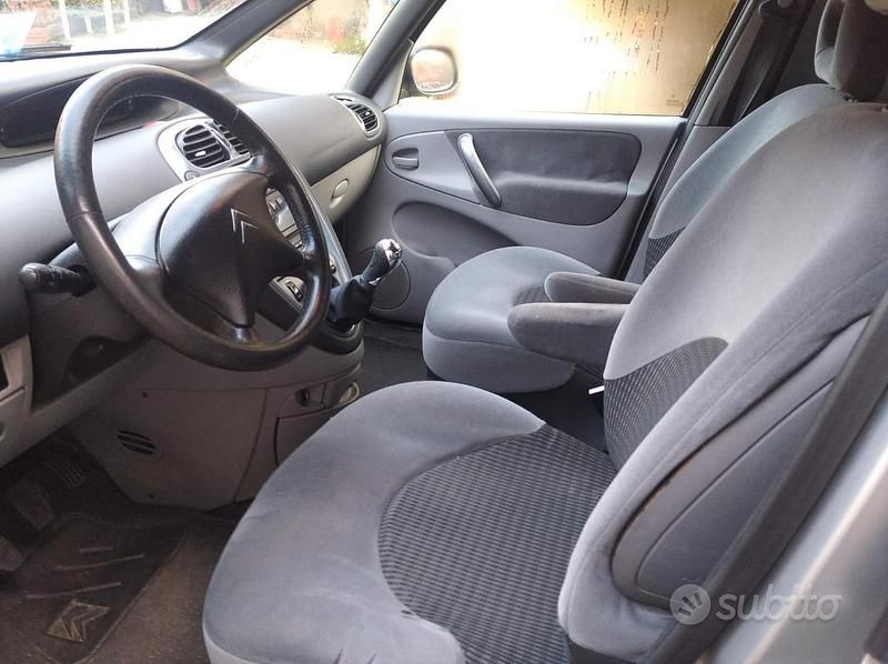 Usata Citroën Xsara 88 CV (64 kW) 2004 Grigio Monovolume