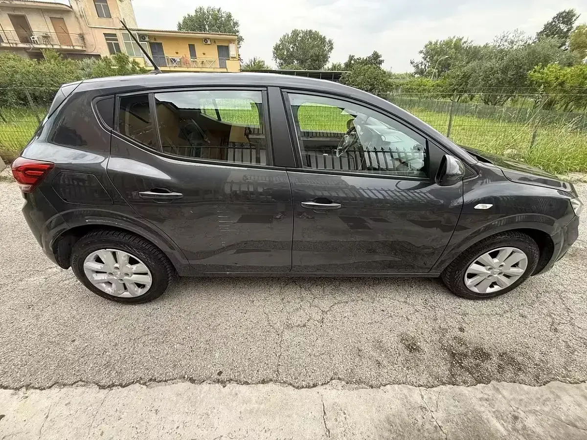 Usata Dacia Sandero 101 CV (74 kW) 2022 Grigio Berlina