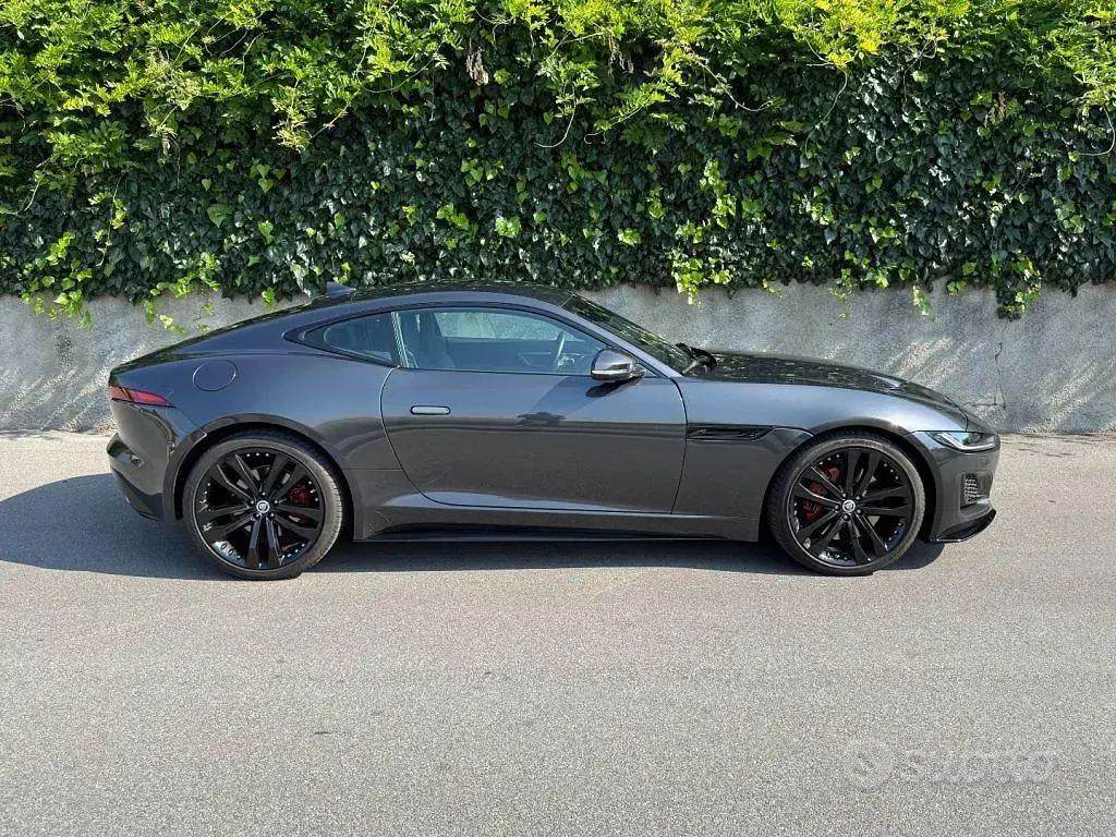 Usata Jaguar F-Type R-Dynamic 300 CV (220 kW) 2023 Antracite Coupé