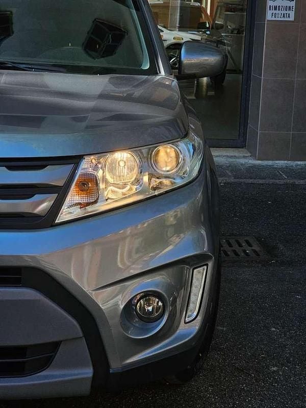 Usata Suzuki Vitara Cool 120 CV (88 kW) 2015 Grigio londra SUV