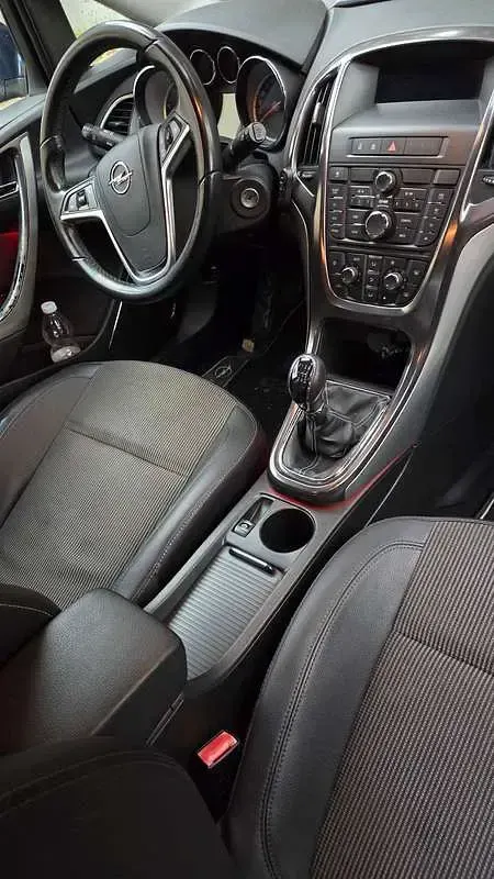 Usata Opel Astra Cosmo 110 CV (80 kW) 2010 Berlina
