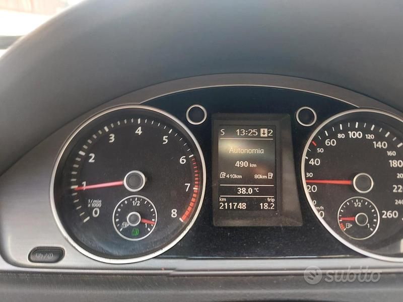 Usata VW Passat 150 CV (110 kW) 2012 Bianco Berlina