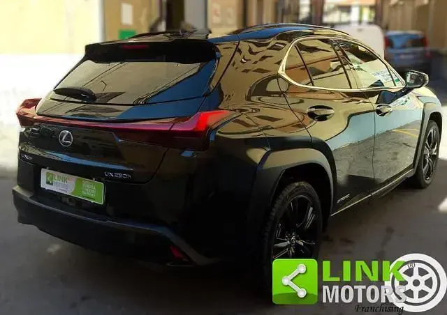 Usata Lexus UX 250h 152 CV (111 kW) 2021 Nero SUV
