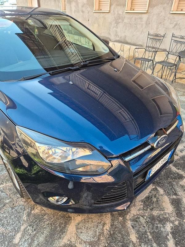 Usata Ford Focus 125 CV (91 kW) 2011 Blu Berlina