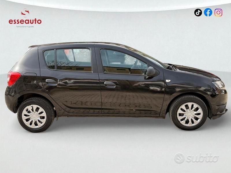 Usata Dacia Sandero Lauréate 75 CV (55 kW) 2016 Nero Utilitaria