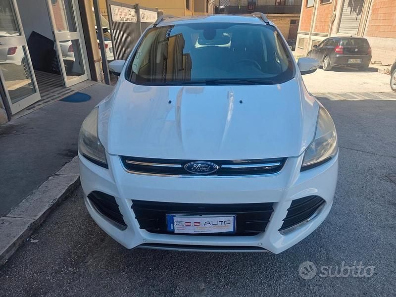 Usata Ford Kuga Titanium 140 CV (102 kW) 2014 Bianco SUV
