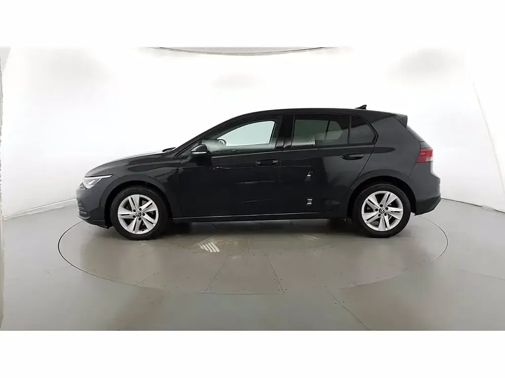 Usata VW Golf VIII Life 110 CV (80 kW) 2020 Grigio urano